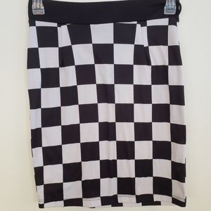 Checkered pencil skirt